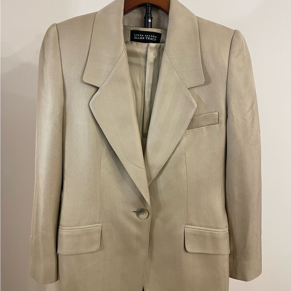 Linda Allard Ellen Tracy 100% Silk Suit